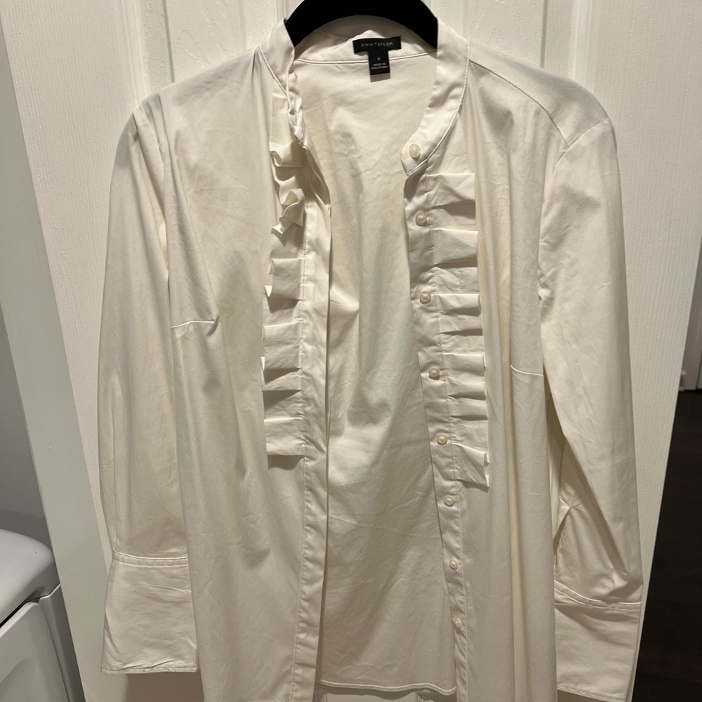 Ann Taylor White Bouse. Size 0.